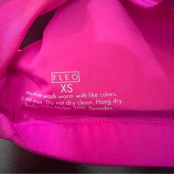 FLEO Maeve Sports Bra Light Support Pink Mesh High Neck Racerback Size XS NWT - Picture 7 of 8